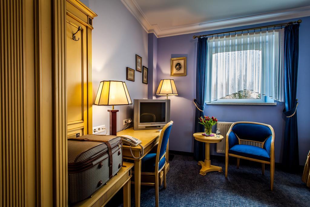 Hotel Na Podzamczu Tarnowskie Gory Room photo