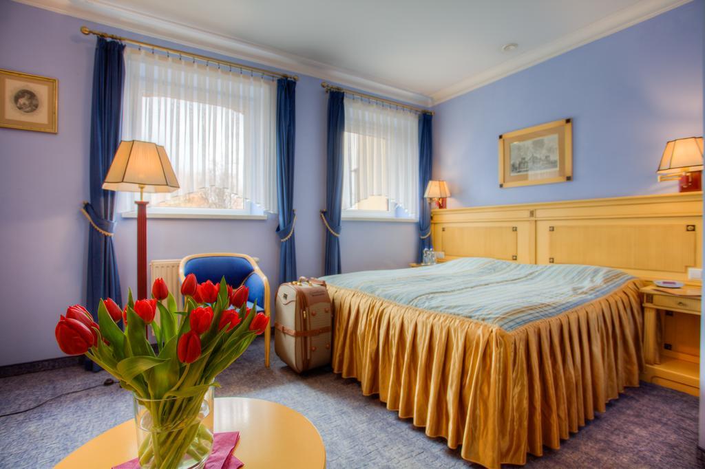 Hotel Na Podzamczu Tarnowskie Gory Room photo